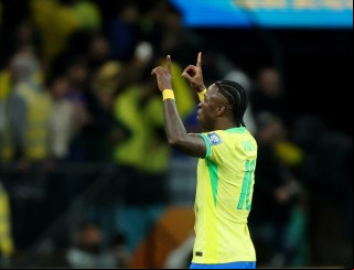 Vini Jr. brilha, Brasil vence o Paraguai e garante vaga na Copa de 2026