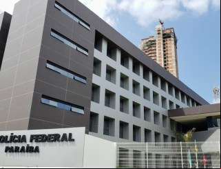 Empresário é alvo de busca e apreensão suspeito de armazenar conteúdo sexual de crianças e adolescentes, em Campina Grande