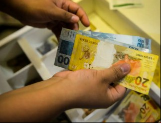 Rendimento médio dos brasileiros chega a R$ 3.270