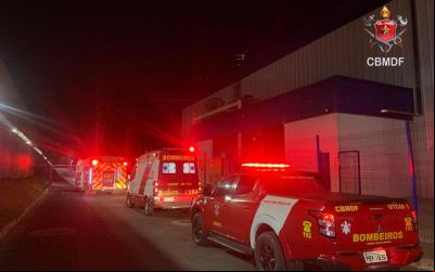 Incêndio atinge atacadista no Gama e mobiliza 11 viaturas dos Bombeiros