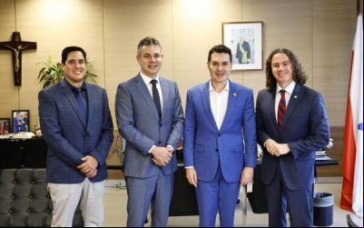 Veneziano acompanha prefeito de Cabedelo em audiência no Ministério das Cidades para tratar de obras de drenagem